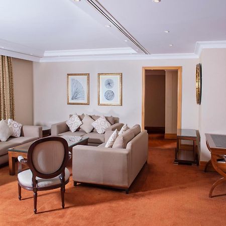Radisson Blu Martinez Beirut Hotel Екстериор снимка A suite at the InterContinental Hotel, London, Park Lane
