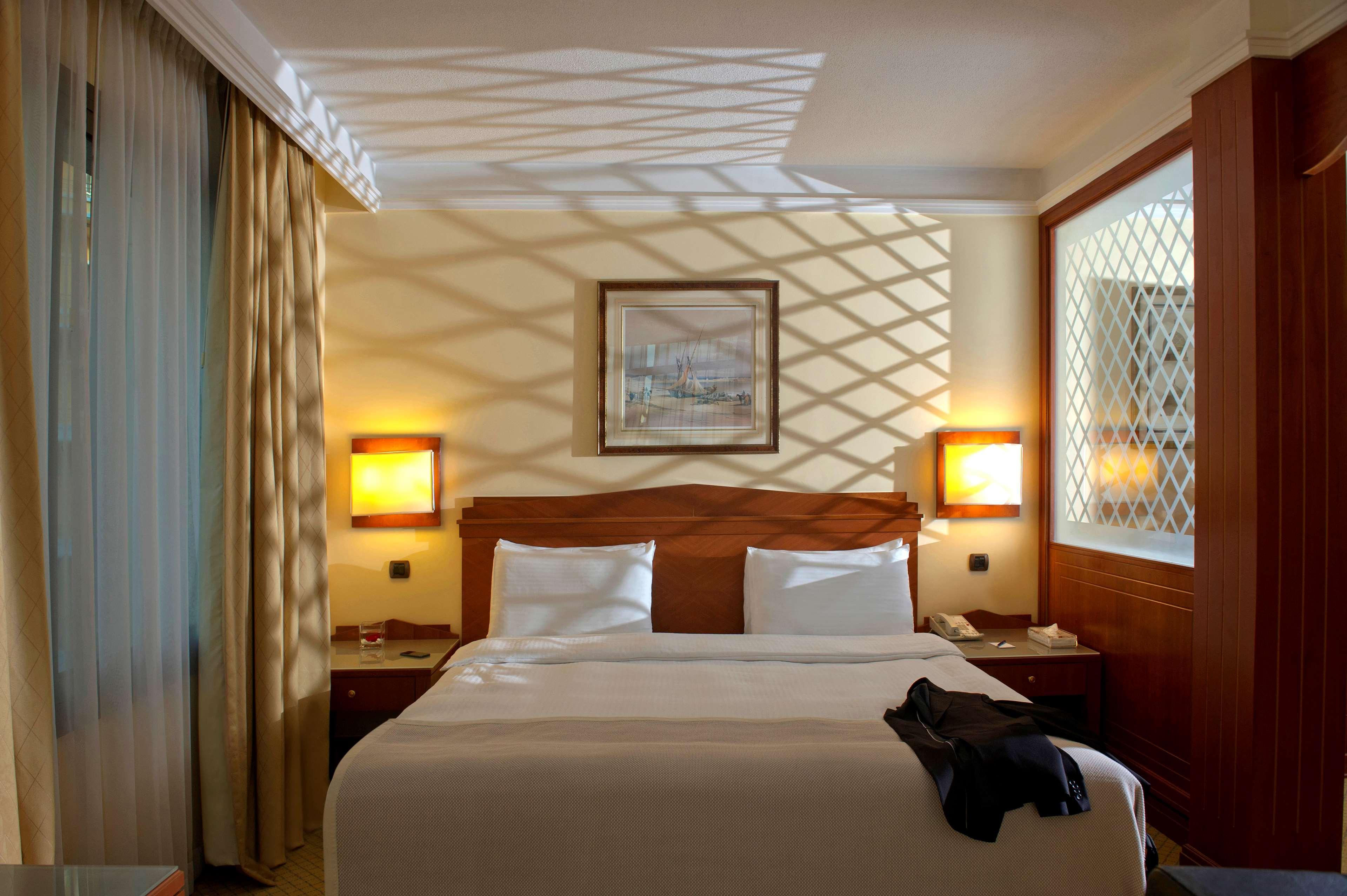 Radisson Blu Martinez Beirut Hotel Екстериор снимка A room at the hotel