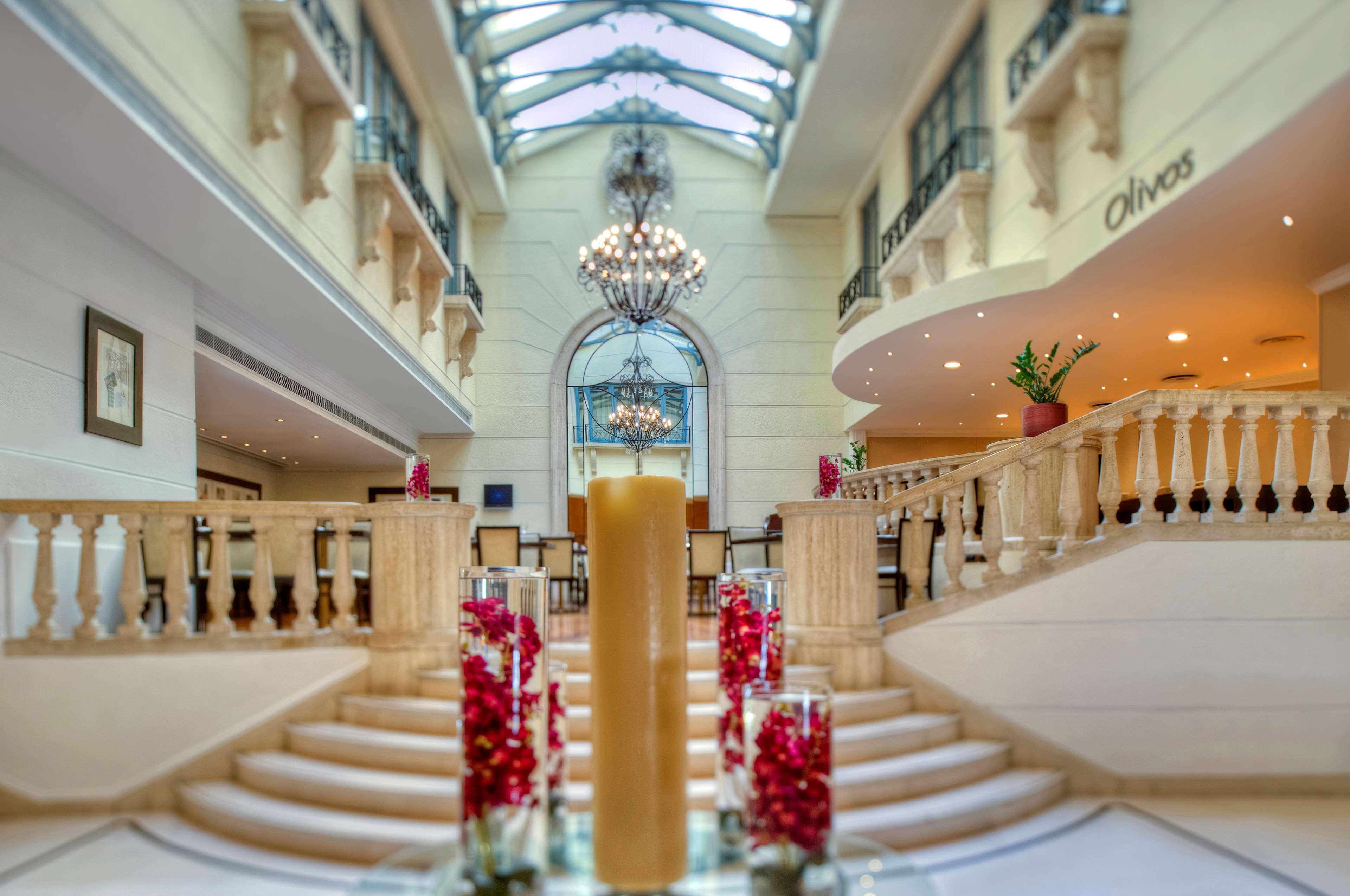Radisson Blu Martinez Beirut Hotel Екстериор снимка Lobby