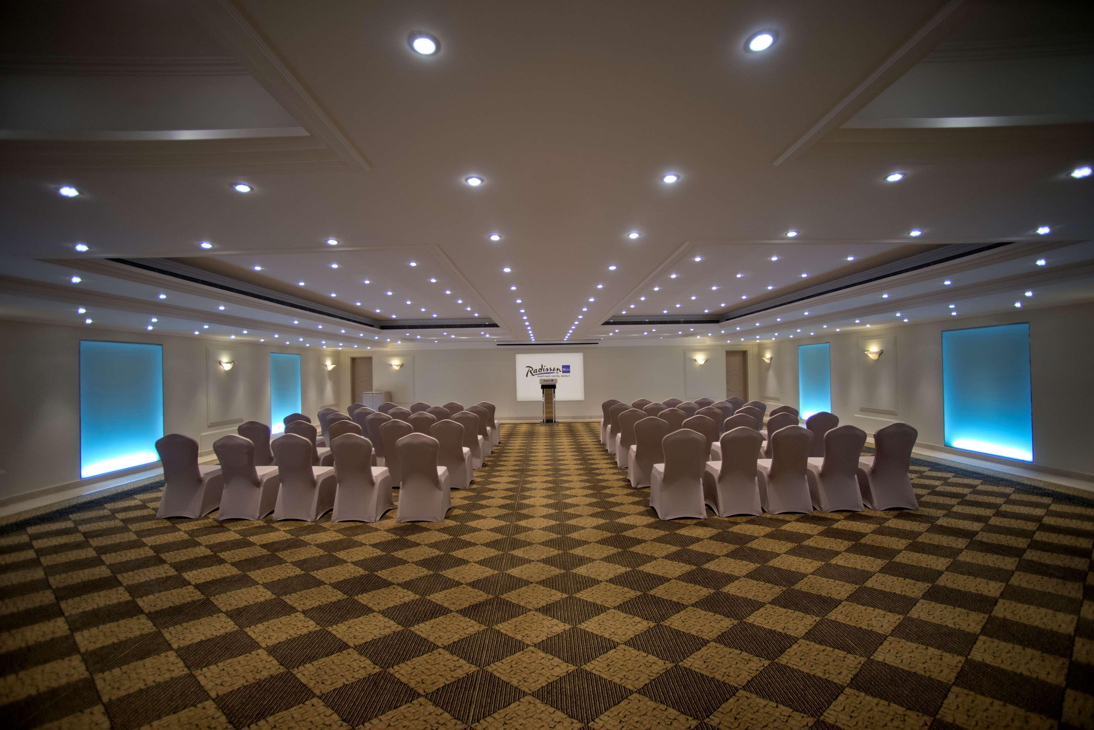 Radisson Blu Martinez Beirut Hotel Екстериор снимка The ballroom at the hotel