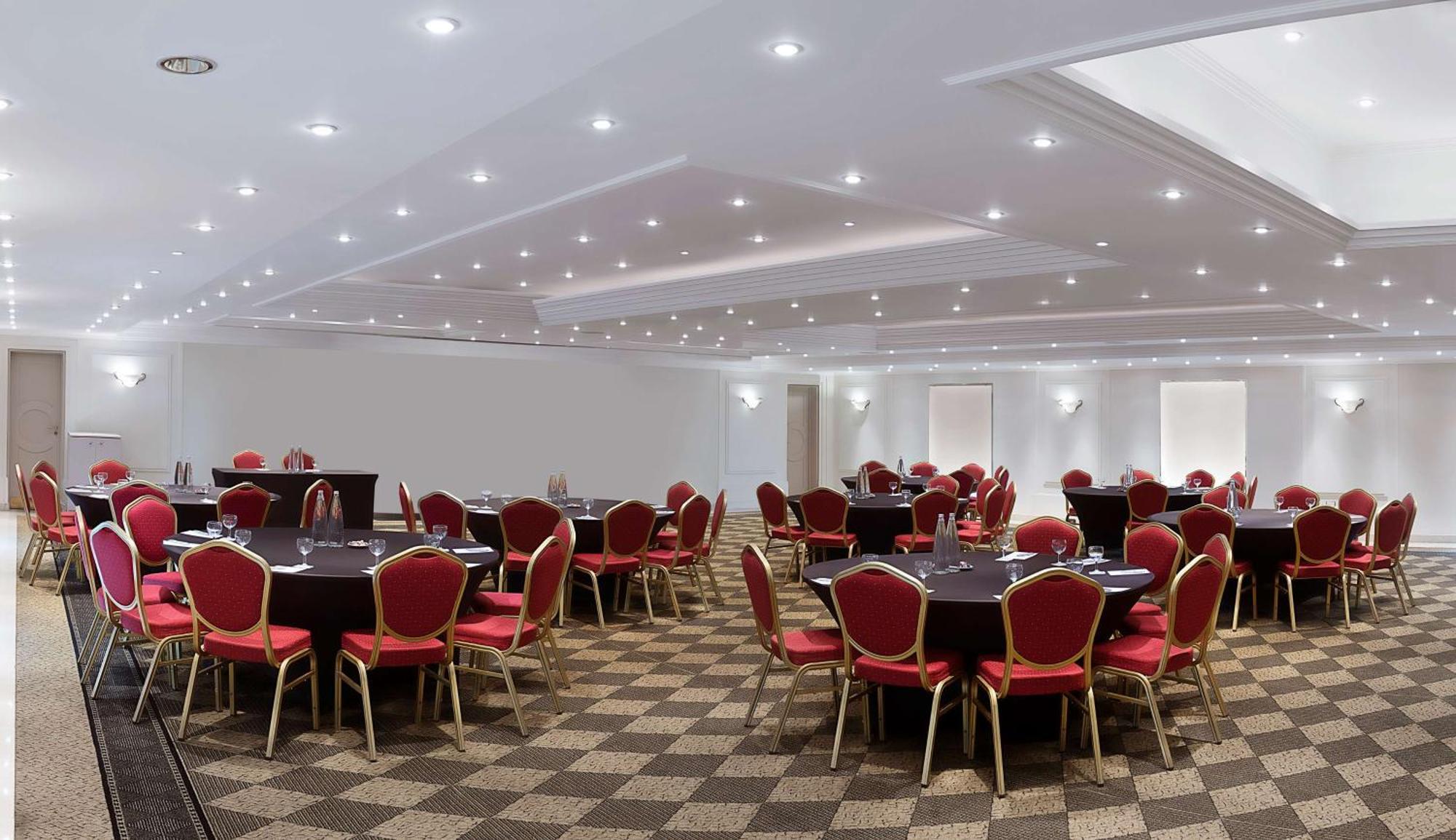 Radisson Blu Martinez Beirut Hotel Екстериор снимка The ballroom