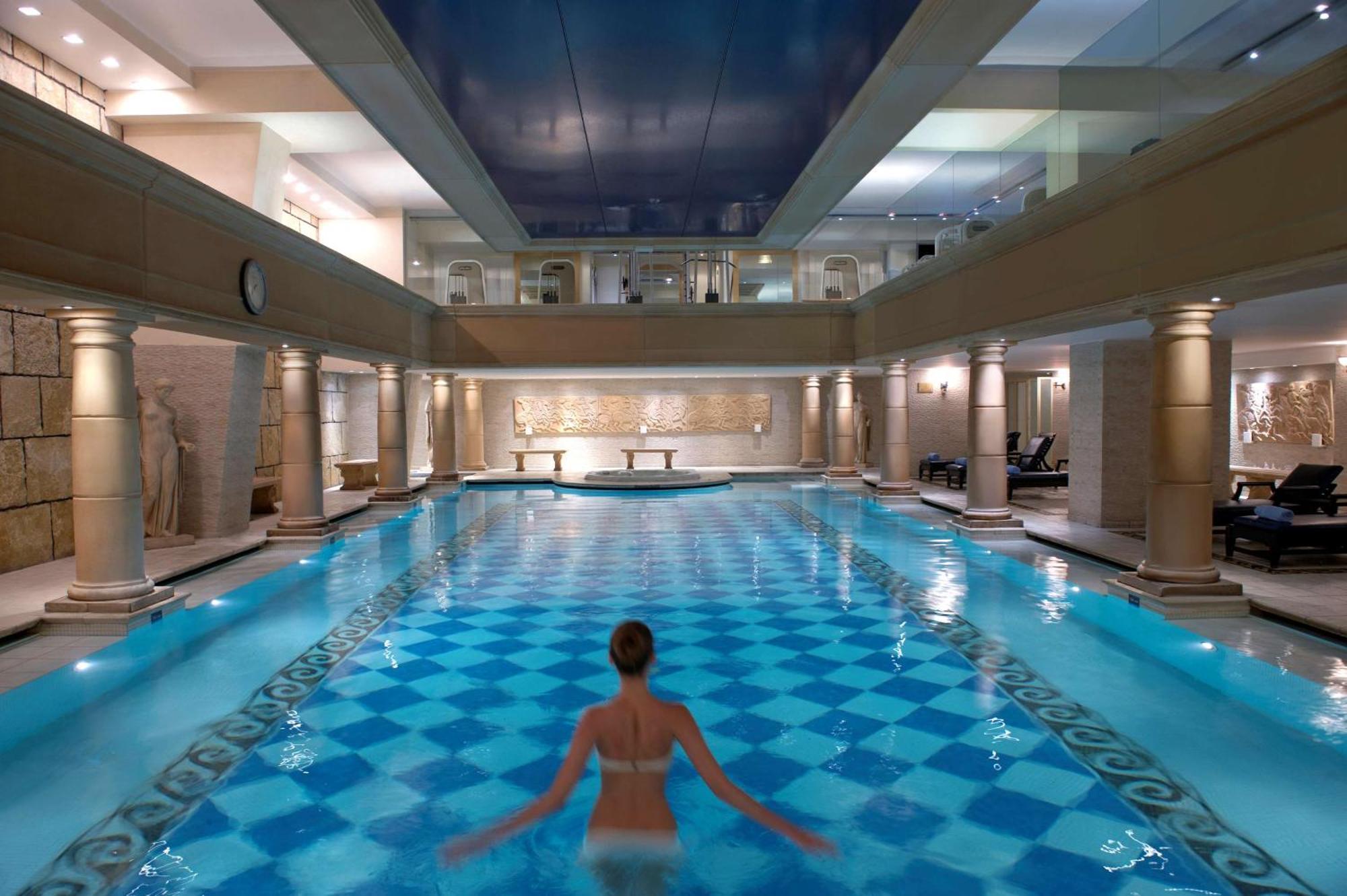 Radisson Blu Martinez Beirut Hotel Екстериор снимка The pool at the Four Seasons Hotel, Istanbul