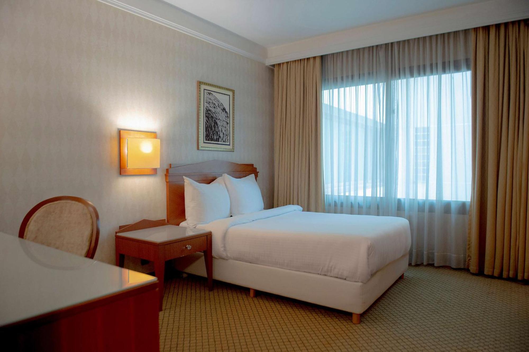 Radisson Blu Martinez Beirut Hotel Екстериор снимка A room at the hotel