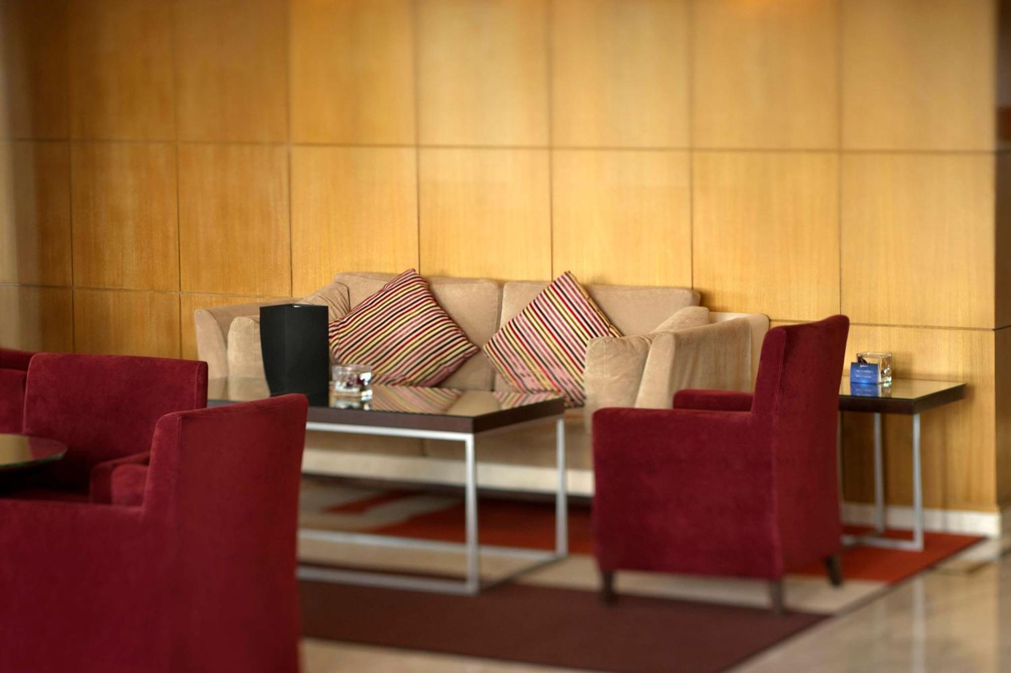 Radisson Blu Martinez Beirut Hotel Екстериор снимка The lounge at the airport