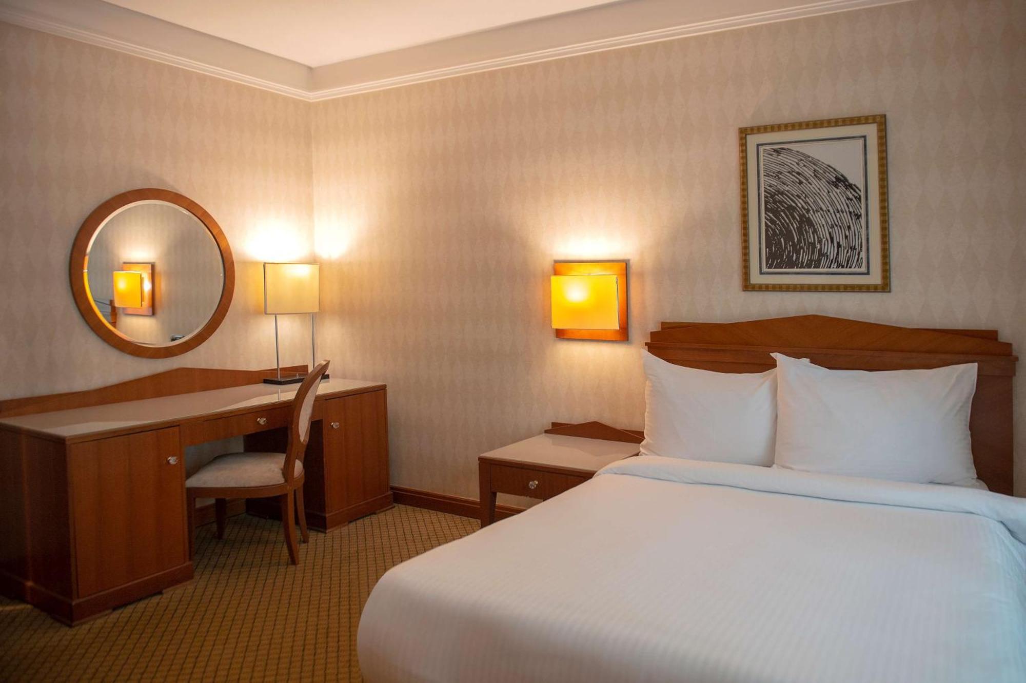 Radisson Blu Martinez Beirut Hotel Екстериор снимка A room at the hotel