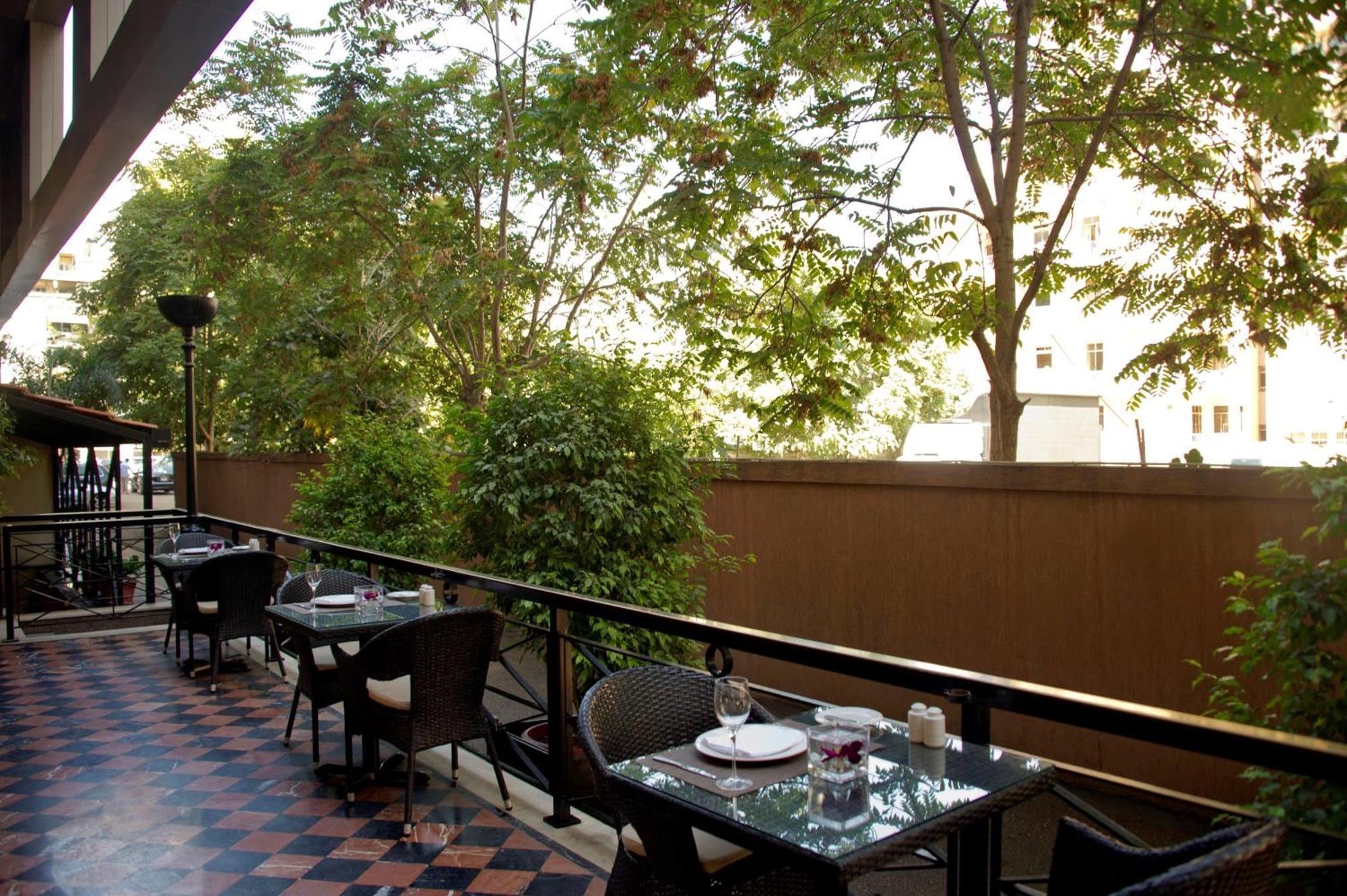 Radisson Blu Martinez Beirut Hotel Екстериор снимка The terrace of the restaurant
